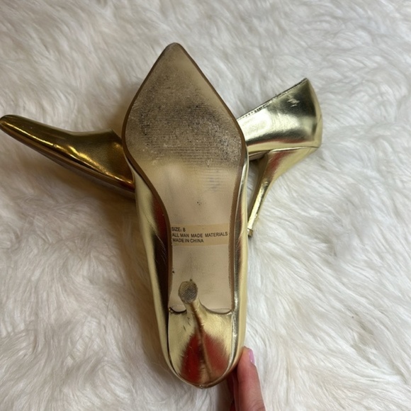 Vintage Wild Diva Gold Pumps Size 8 - Picture 3 of 6